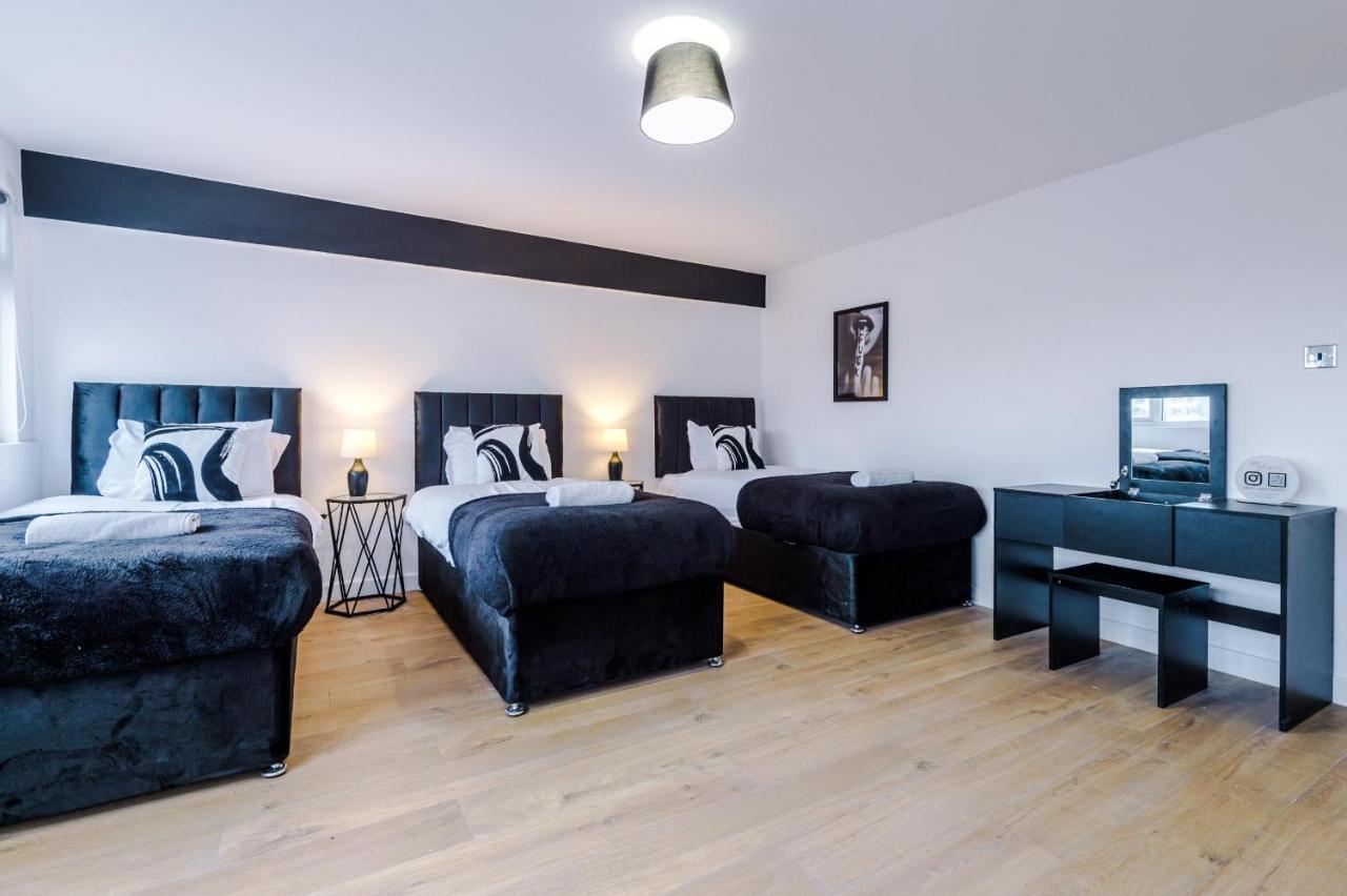 Apartment A-k Apartments- Vibrant Centre Sleeping 5 Guests