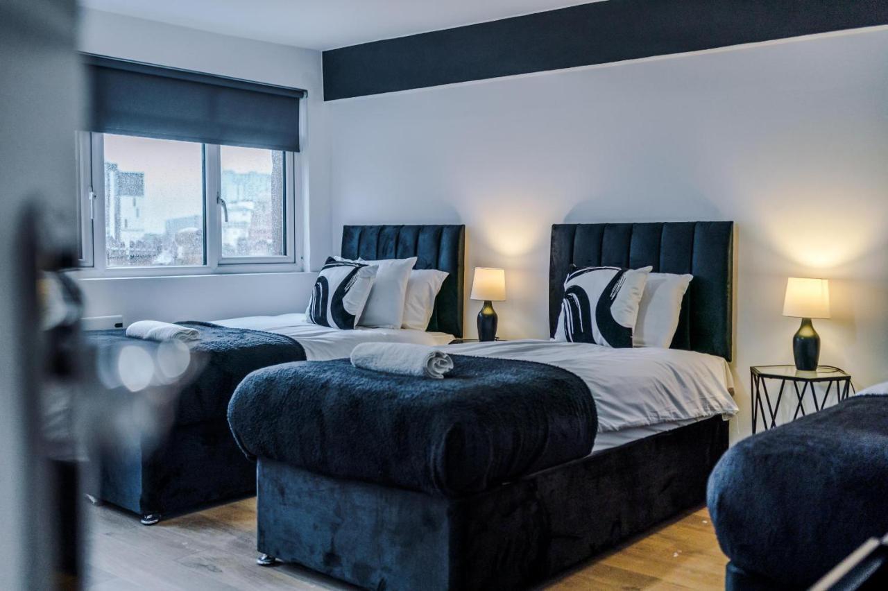 A-k Apartments- Vibrant Centre Sleeping 5 Guests Apartment