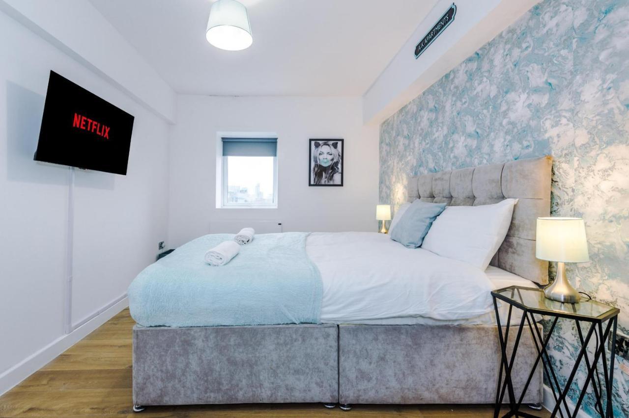 A-k Apartments- Vibrant Centre Sleeping 5 Guests